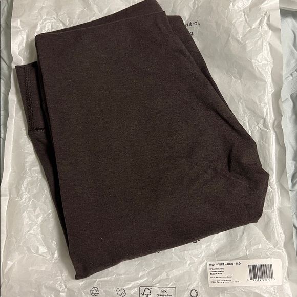 Pact Women's On the Go To Legging Chocolate Heather Medium Organic - Picture 2 of 4